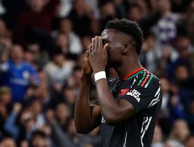 شاهد.. ساكا يهدر ركلة جزاء لأرسنال برعونة أمام ريال مدريد