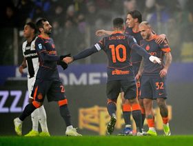 إنتر ميلان يعزز صدارته للدوري الإيطالي بفوزه على بارما 2-0