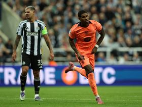 أسطورة إنجلترا يحذر راشفورد ويؤكد أن برشلونة يملك البديل