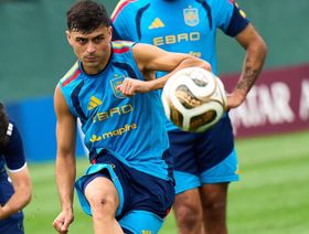 بيدري يفي بوعد كأس العالم ويكشف عن لون شعره الجديد