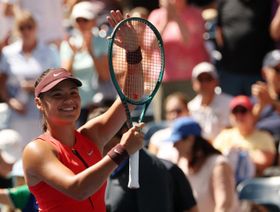 أسرع فوز.. رادوكانو تهزم تين وتصعد للدور الثالث ببطولة أميركا المفتوحة للتنس