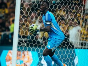 الأهلي السعودي يتخذ قراراً حاسماً لمستقبل الحارس إدوارد ميندي