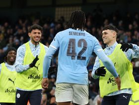 بعد صفقة سيمينيو.. دورتموند يحاول إنقاذ مهاجم مانشستر سيتي