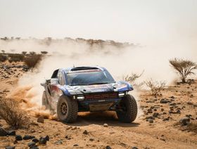 العطية يحتفظ بصدارة رالي داكار وثلاثية لفورد بعد المرحلة 11