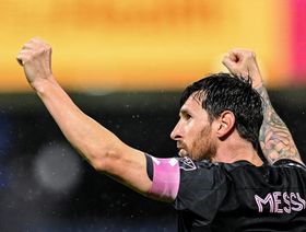 شاهد.. ميسي يسجل ثنائية ويقود إنتر ميامي لتصفيات الدوري الأميركي