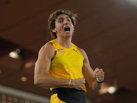 كم يجني دوبلانتيس نظير كسر أرقامه القياسية في القفز بالزانة؟