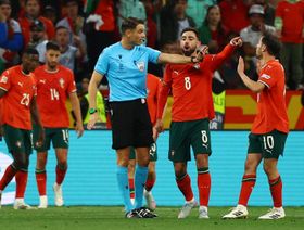 يُثير قلق أندية فرنسا.. تعرّف على حكم مباراة باريس سان جيرمان وبايرن ميونيخ