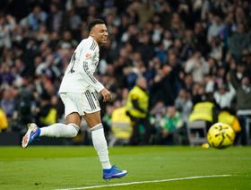 شاهد.. ريال مدريد يواجه غضب جمهوره ويهزم ليفانتي في مباراة سريالية