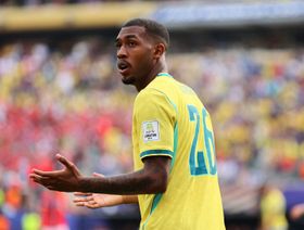كيف يُهدّد ليفربول مساعي الهلال السعودي لضم البرازيلي ريان؟