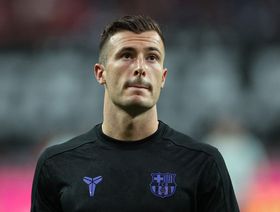 رغم تمديد عقده.. الحارس بينيا يودّع برشلونة