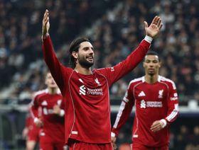 سوبوسلاي وفيرتز يعيدان التوازن لليفربول بسحق آينتراخت فرانكفورت