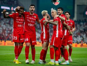 شباب الأهلي يقهر الشارقة ويحصد ثنائية الدوري والكأس بالإمارات