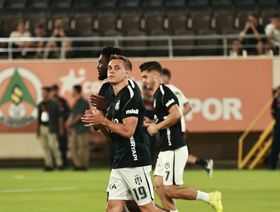 شاهد.. صفع لياندرو تروسار وبشيكتاش يشكو "وثيقة عار على التحكيم التركي"
