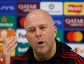 آرني سلوت: من المستحيل إسكات الضجيج في ليفربول لهذا السبب