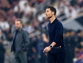 تشابي ألونسو يشترط التعاقد مع 3 لاعبين للموافقة على تدريب ليفربول