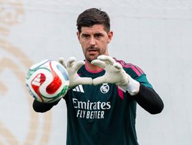 كورتوا حارس ريال مدريد يطرق باب "المئوية" في دوري أبطال أوروبا
