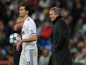 جوزيه مورينيو يواجه ألفارو أربيلوا.. مصير "المعلم" بيد "التلميذ"