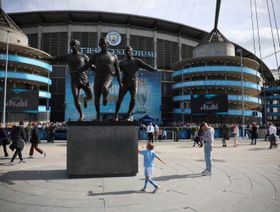 مانشستر سيتي يضم "معجزة بيرنلي" مقابل 450 ألف إسترليني