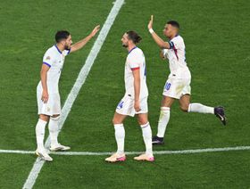 عرض من مانشستر سيتي لضمّ ريان شرقي.. ونجم ليون يحلم بريال مدريد