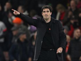 أندوني إيراولا يُزاحم مايكل كاريك على تدريب مانشستر يونايتد