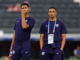 بيكهام: أرنولد مثل روبرتو كارلوس وشعرت بالتوتر في ريال مدريد