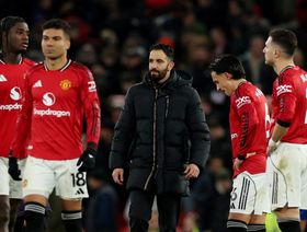 ماذا قال لاعبو مانشستر يونايتد بعد إقالة المدرب أموريم؟