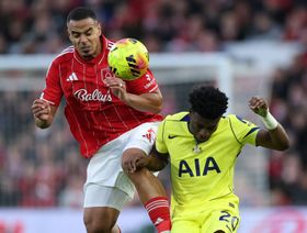 مدافعان من نوتنغهام فورست على رادار برشلونة