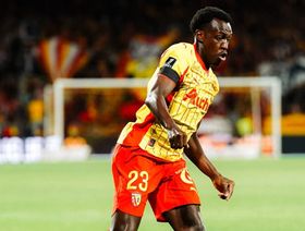 سعود عبد الحميد أساسياً لأول مرة مع لانس في الدوري الفرنسي