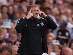 مدرب نيوكاسل يعلن إصابة ويسا ويكشف "تحوّلاً" بعلاقته مع إيزاك