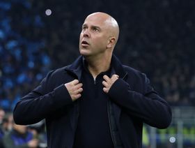 آرني سلوت يتساءل.. هل سيعترف محمد صلاح بخطئه ويعتذر؟