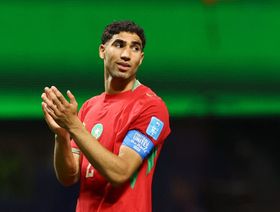 حكيمي يحصد جائزة الأفضل ويشكر جماهير المغرب