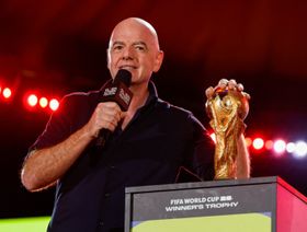 إنفانتينو: إقامة المباريات المحلية في الخارج مخاطرة كبيرة