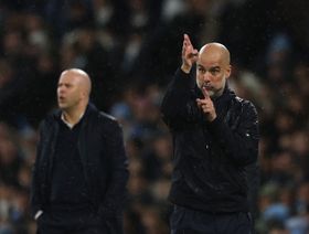 بيب غوارديولا "يتفهّم" شكوى آرني سلوت من الكرات الثابتة.. ويشبّهها بـNBA