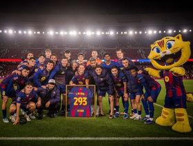 فرينكي دي يونغ يتربع على عرش الهولنديين بقميص برشلونة