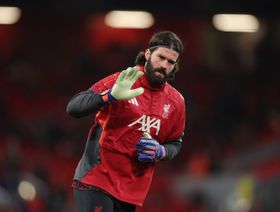 أليسون بيكر يغيب عن مباراة ليفربول أمام غلطة سراي للإصابة