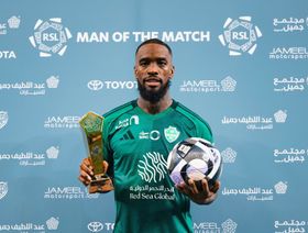 إيفان توني الأفضل في مباراة الأهلي والفتح.. فمن الأسوأ؟