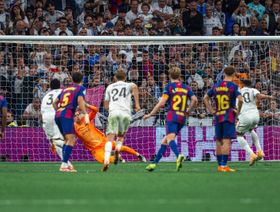 كيليان مبابي ينضمّ إلى ليونيل ميسي ونيمار في قائمة ضحايا فويتشيك تشيزني