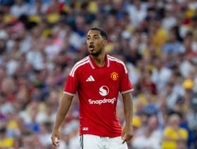 يوري تيليمانس يعتذر لجماهير أستون فيلا بعد تصريحاته عن مانشستر يونايتد
