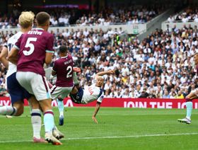 شاهد.. مقصية ريتشارليسون المذهلة تزّين فوز توتنهام بثلاثية