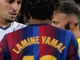 عبقار يطارد لامين يامال أمام الكاميرات: أنت تُريد اللعب للمغرب