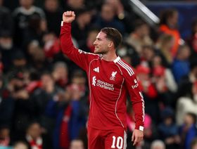 اهتمام ريال مدريد بماك أليستر يثير القلق في ليفربول