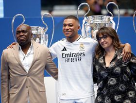 والد مبابي: كيليان أبكاني مرتين ونجح في تحقيق ما عجزتُ عنه