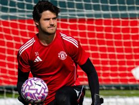 الأسطورة شمايكل مستاء من تعاقد مانشستر يونايتد مع الحارس لامينس