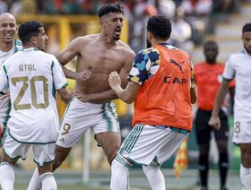 بغداد بونجاح: مهمة الجزائر صعبة في كأس أمم إفريقيا.. وبلايلي حاضر معنا