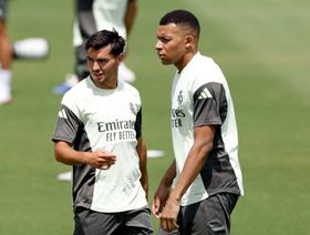 تشابي ألونسو يعلن أول قائمة لريال مدريد في الليغا.. ثنائي مغربي