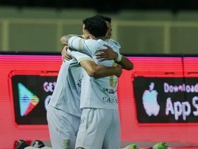 التعاون يهزم الخلود ويواصل مطاردة النصر في قمة الدوري السعودي