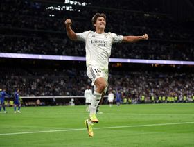 ريال مدريد يهزم أوفييدو بسهولة وغضب الجماهير يلقي بظلاله