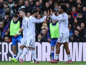 مانشستر يونايتد يصبح سادساً وبرونو فيرنانديز يجتاز رقم سكولز