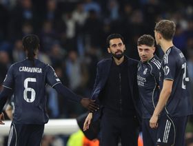 ألفارو أربيلوا يعتمد أسلوباً مبتكراً لتحفيز لاعبي ريال مدريد بعد كل فوز