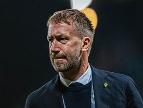 غراهام بوتر مدرب السويد يسخر من مانشستر سيتي